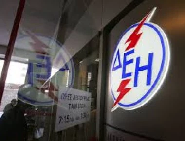 ΔΕΗ: Σε πτώσεις δέντρων οφείλονται οι διακοπές ρεύματος στην Αττική